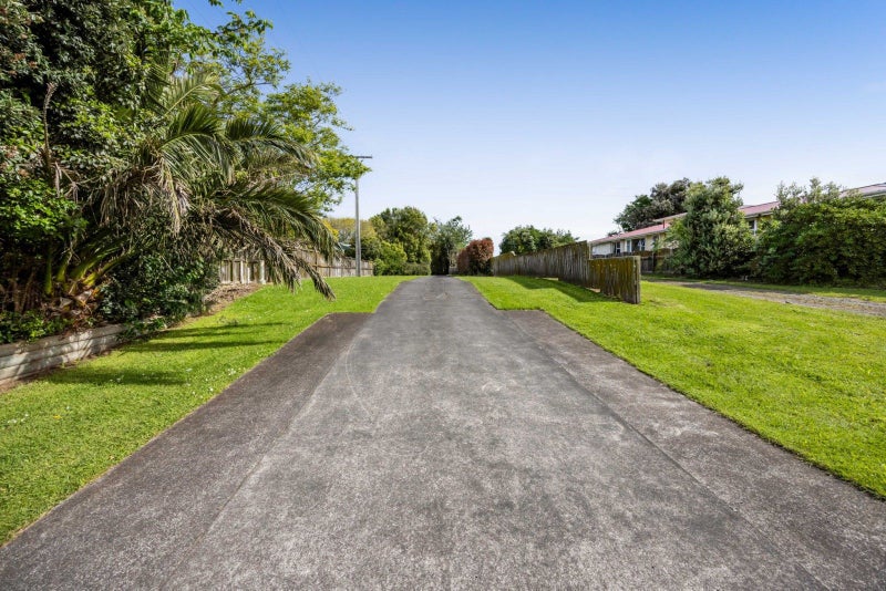 165 South Road, Hawera - Carousel 45