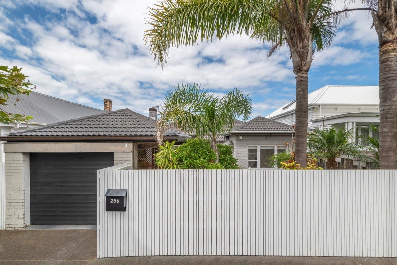 256 Jervois Road, Herne Bay, Auckland - Carousel 1