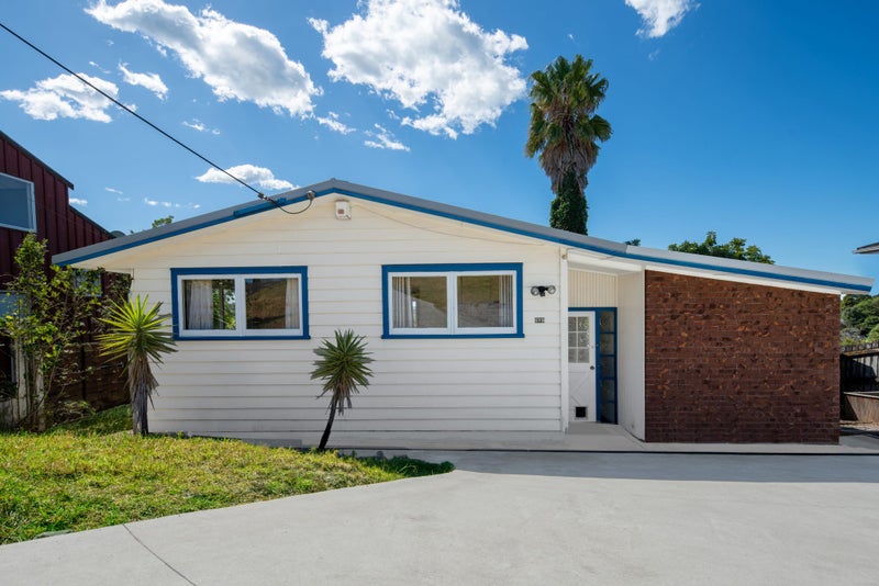 575 East Coast Road, Browns Bay, Auckland - Carousel 1