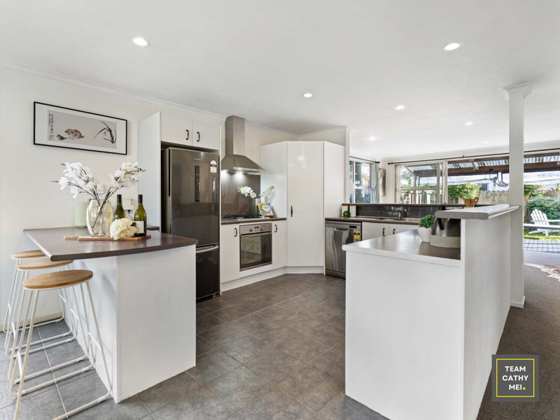 29 Figaro Crescent, Takanini, Auckland - Carousel 2