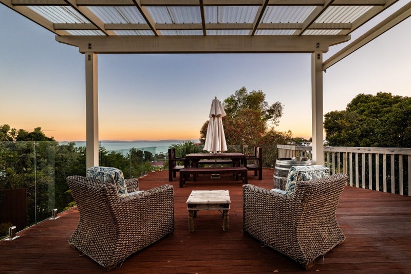 117 Priestley Terrace, Bluff Hill, Napier - Carousel 1
