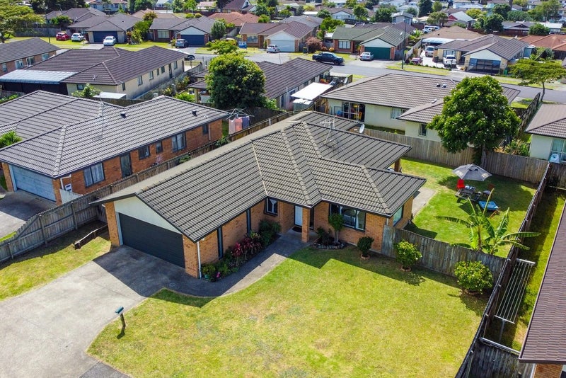 9 Mark Edgar Place, Clendon Park, Auckland - Carousel 1