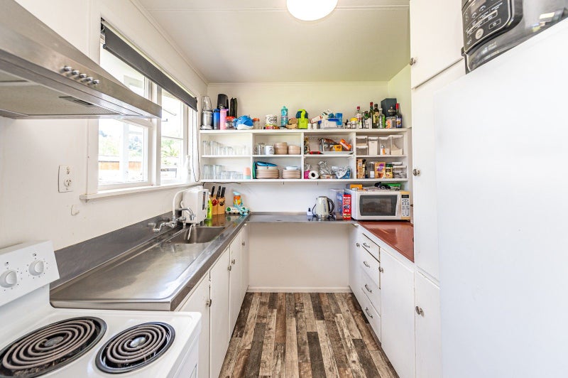 21 Camellia Avenue, Aramoho, Whanganui - Carousel 2