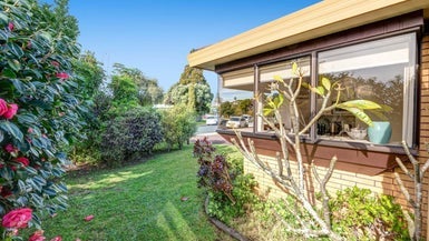 112A The Circle, Manly, Whangaparaoa - Carousel 1