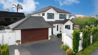 2/14 Hugh Green Drive, Pinehill, Auckland - Carousel 1