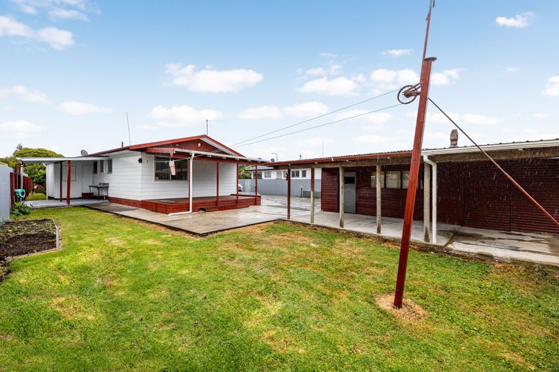 53 Karen Crescent, Dinsdale, Hamilton - Carousel 2