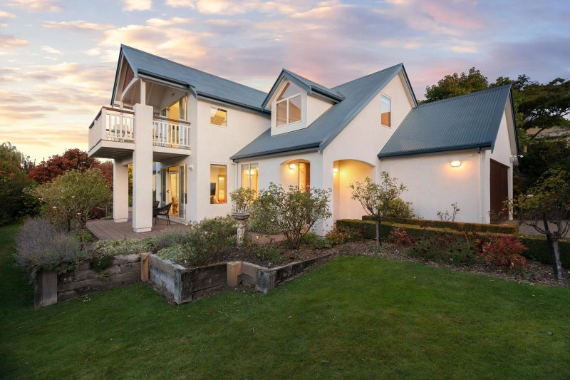 76 Meadowstone Drive, Wanaka - Carousel 1