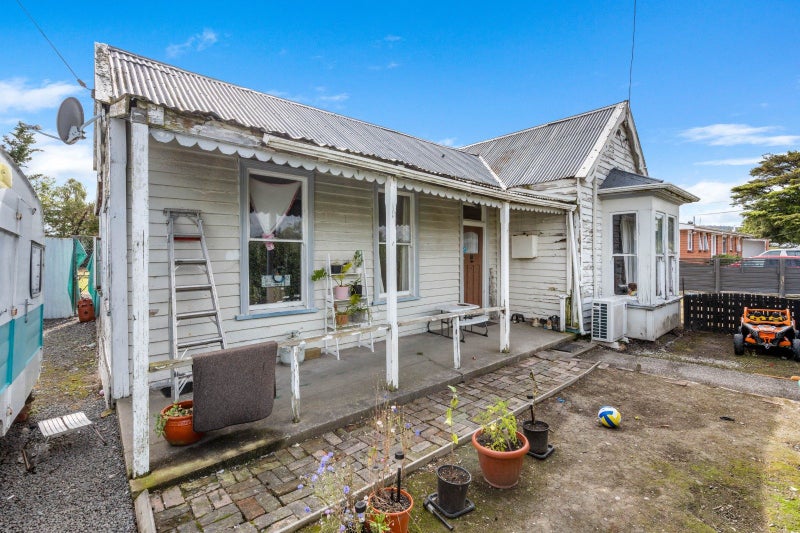 8 High Street, Milton - Carousel 16