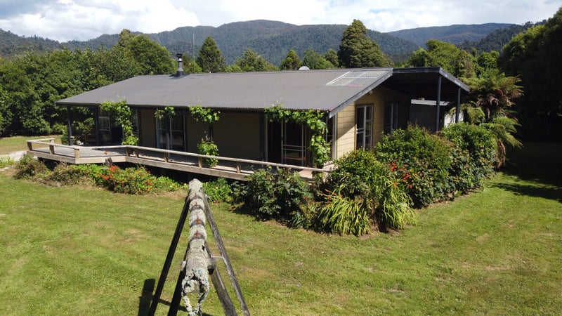 63 Stewart Street, Ross - Carousel 1