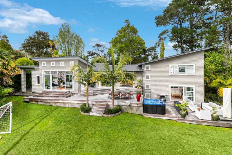 40 Greenhithe Road, Greenhithe, Auckland - Carousel 1