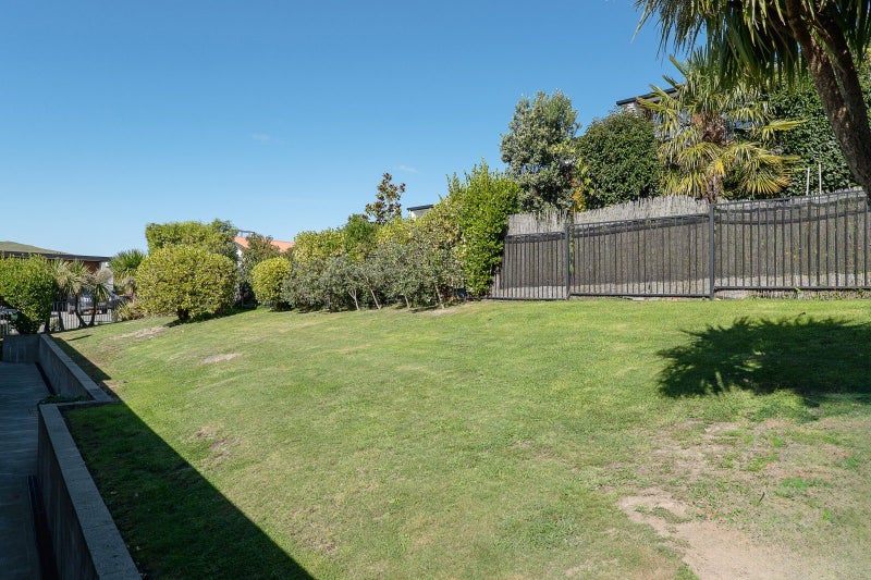 18 Kenmure Drive, Huntsbury, Christchurch - Carousel 21