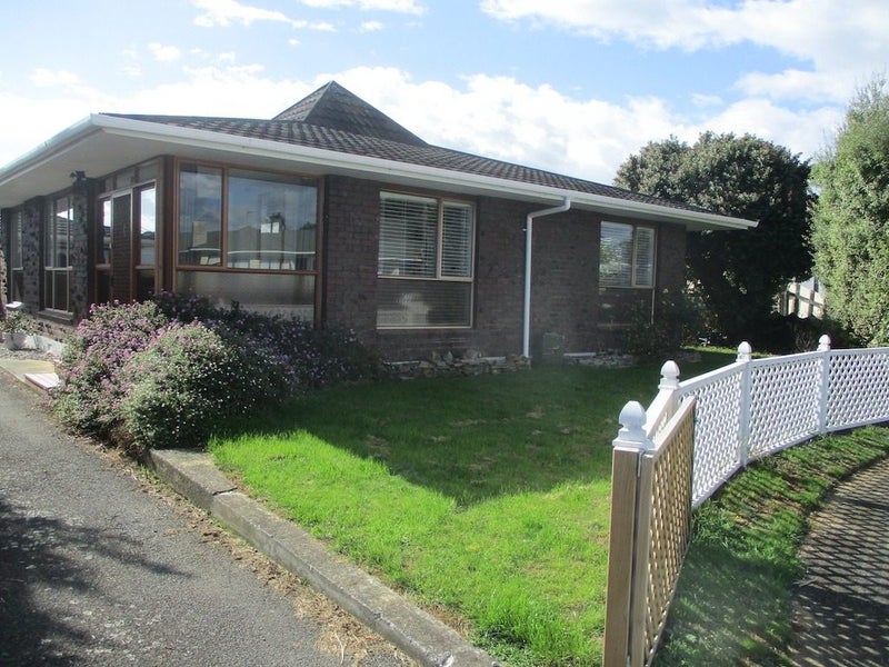 10 Te Kama Street, Levin, Levin - Carousel 1
