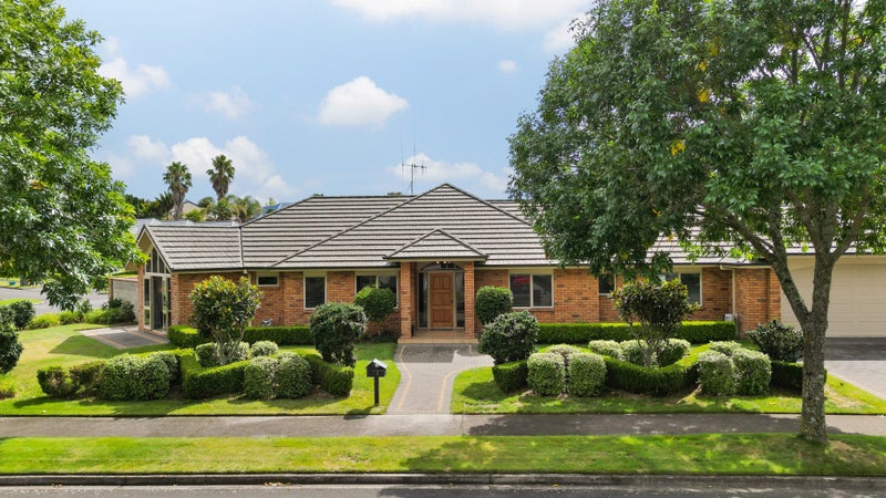 1 Flora Way, Rototuna, Hamilton, Waikato - Carousel 1