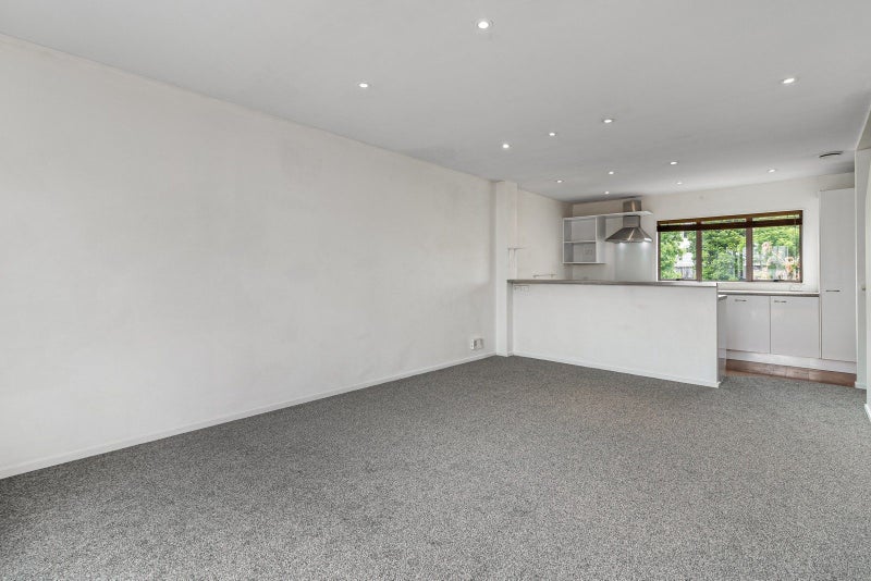 17/14 Ambrico Place, New Lynn, Auckland - Carousel 2