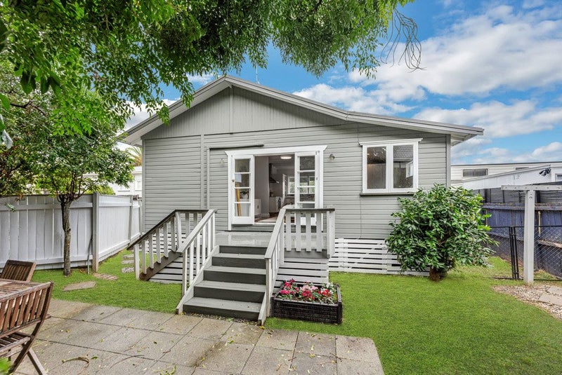 239A Mount Smart Road, Onehunga, Auckland - Carousel 1
