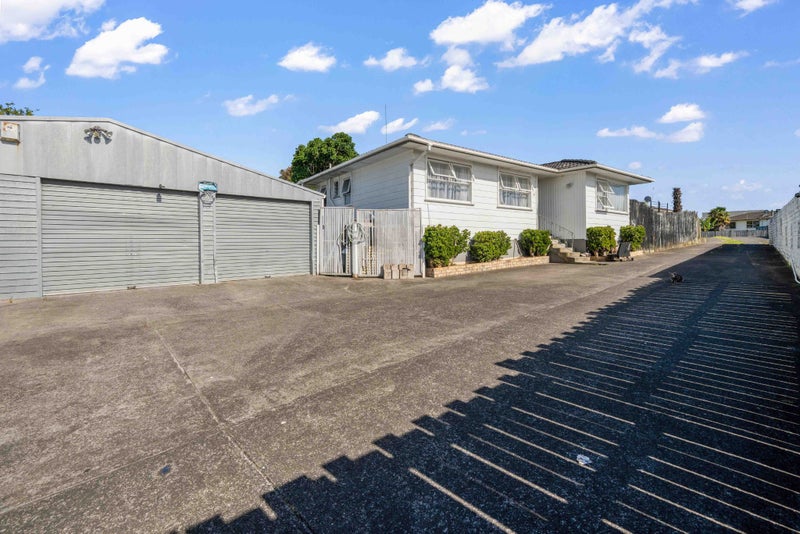 1/27 Aarts Avenue, Manurewa, Auckland - Carousel 2