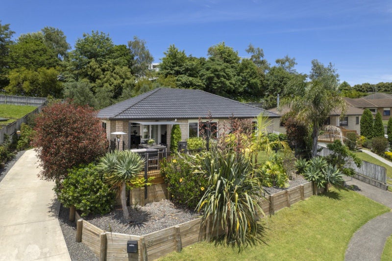 35 Danny Place, Pyes Pa, Tauranga - Carousel 2