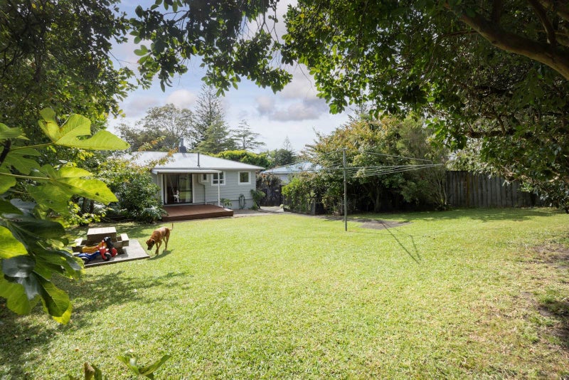 23 Lowtherhurst Road, Massey, Auckland - Carousel 2