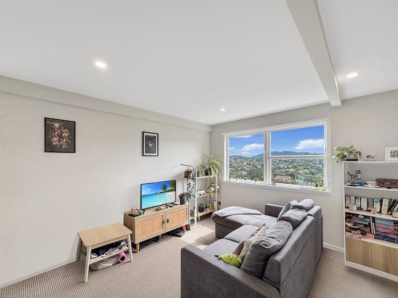 49 Pembroke Road, Northland, Wellington - Carousel 1