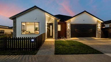 22 Tipu Crescent, Wainui, Wainui - Carousel 1