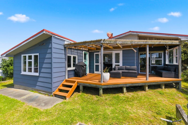628 Waitarere Beach Road, Waitarere Beach, Levin - Carousel 1