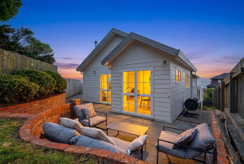 50A Ashton Fitchett Drive, Brooklyn, Wellington - Carousel 1