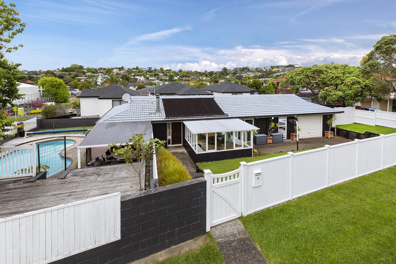 49 Compton Street, Hillcrest, Auckland - Carousel 1