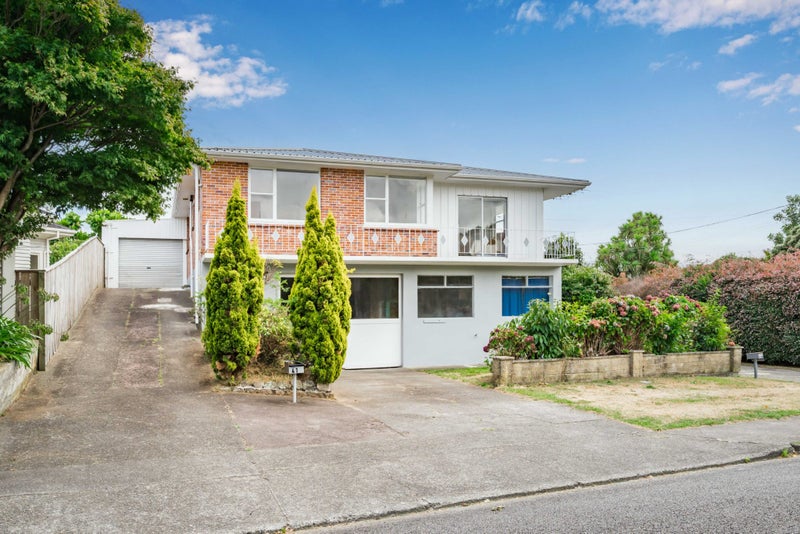 41 Aorangi Road, Paraparaumu, Paraparaumu - Carousel 1
