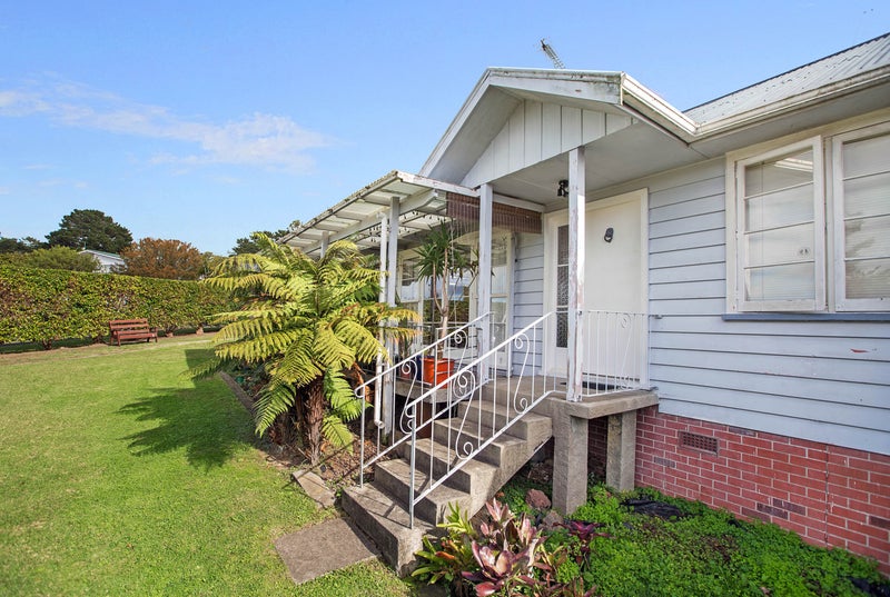 59 Canberra Avenue, Lynfield, Auckland - Carousel 1