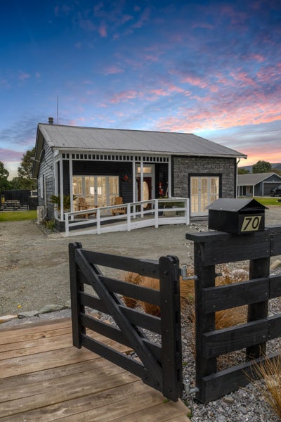70 Moorhouse Street, Ross - Carousel 1