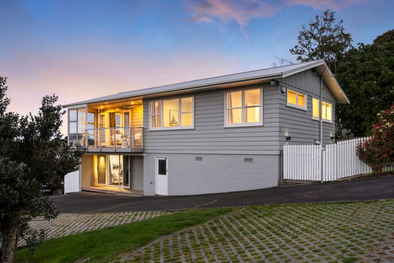 1/3 Rishworth Avenue, Stanmore Bay, Whangaparāoa - Carousel 1