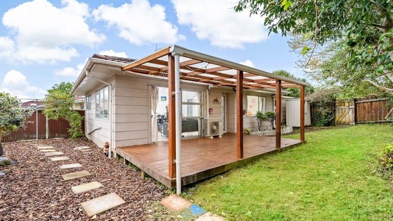 4/10 Rata Street, New Lynn, Auckland - Carousel 1