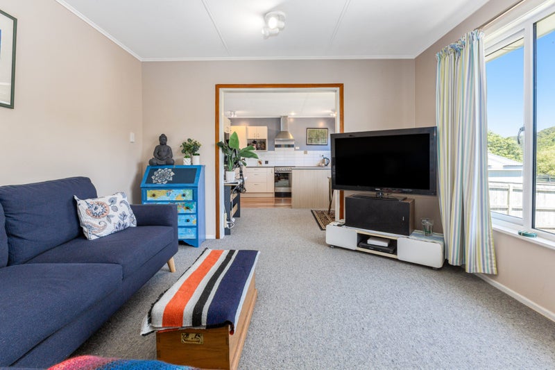 112 Coast Road, Wainuiomata, Lower Hutt - Carousel 2