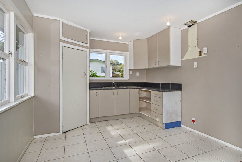 7 Beacondale Place, Kamo, Whangarei - Carousel 2