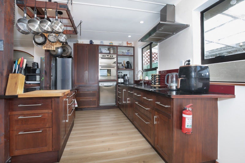 158 High Street, Bulls - Carousel 2