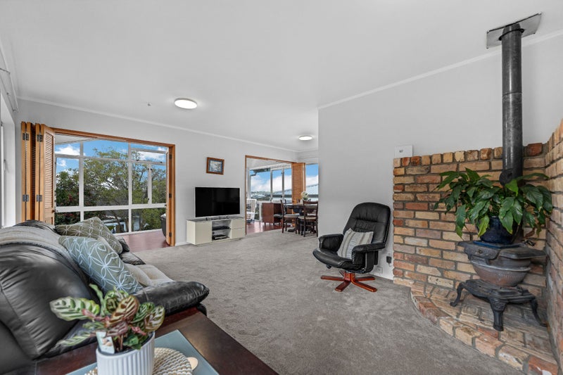 1/33 Rotoiti Avenue, Pakuranga Heights, Auckland - Carousel 2