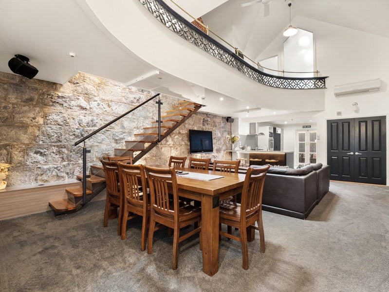2/81 Moray Place, Dunedin Central, Dunedin - Carousel 1