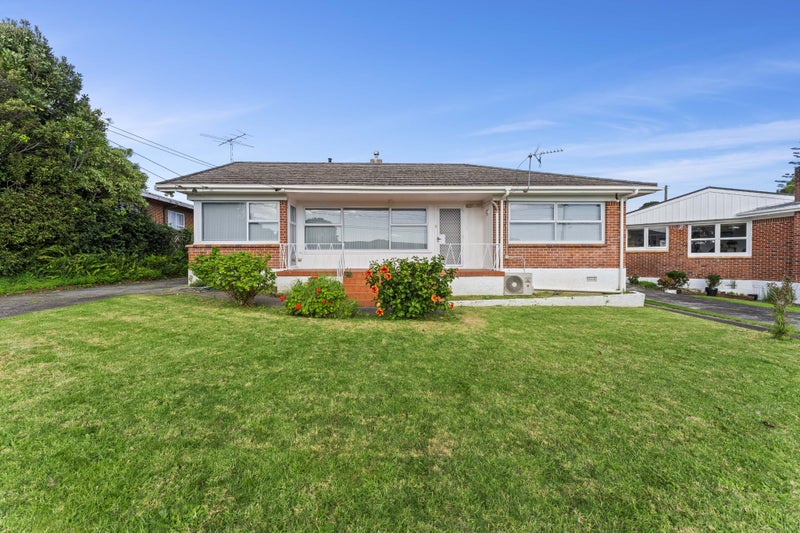24 Collie Street, Hill Park, Manukau City, Auckland - Carousel 2