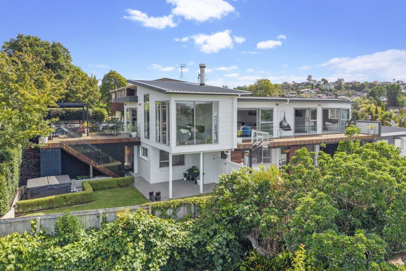 47 Cheriton Road, Mellons Bay, Auckland - Carousel 1