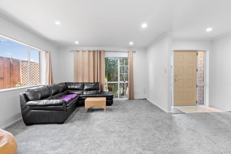 25 Speyside Crescent, Flat Bush, Auckland - Carousel 2