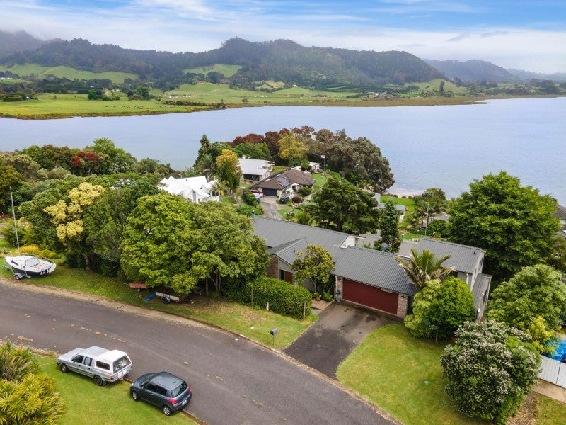 3 Giles Way, Tanners Point, Katikati - Carousel 2