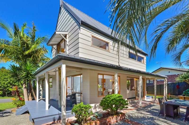 7 Sandiacre Way, Browns Bay, Auckland - Carousel 2