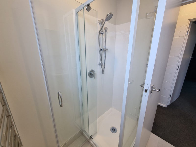 2/3 Holly Road, Merivale, Christchurch - Carousel 7