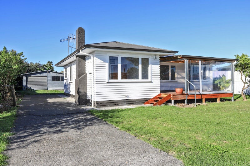 7 Kauri Street, Taradale, Napier - Carousel 2