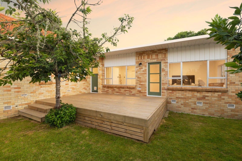 121 Galloway Street, Hamilton East, Hamilton - Carousel 3