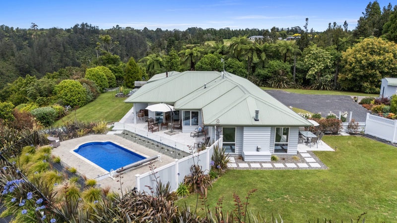 7 Bonnieglen Road, Omanawa, Tauranga - Carousel 1