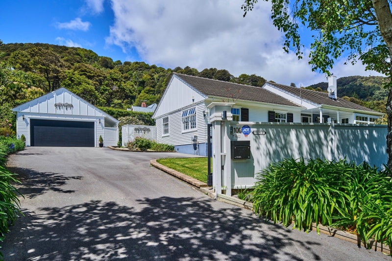 100 Cheviot Road, Lowry Bay, Lower Hutt - Carousel 1