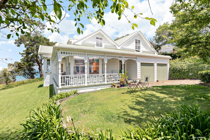 12 Gray Crescent, Torbay, Auckland - Carousel 1