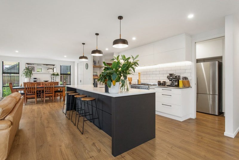 4 Caro Lane, Cracroft, Christchurch - Carousel 2