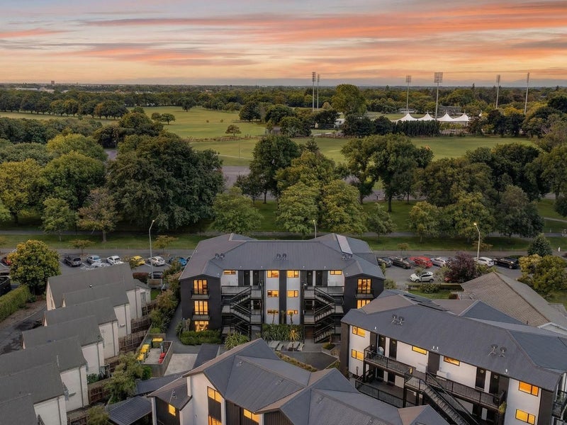 2/466 Hagley Avenue, Christchurch Central, Christchurch - Carousel 1